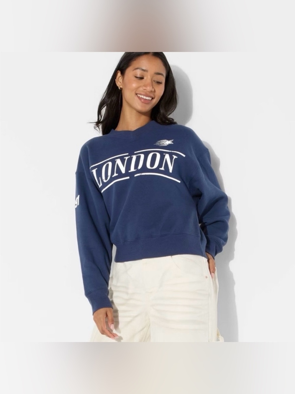 NWT wild fable Navy London Graphic Crewneck Sweatshirt - Picture 3 of 4